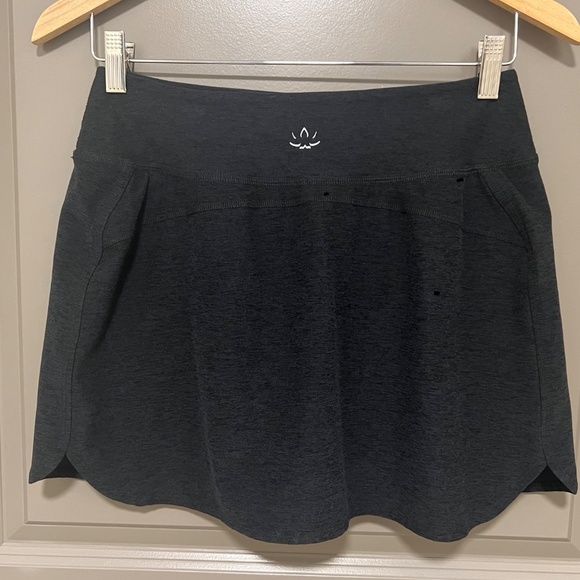 Beyond Yoga Spacedye Movement Skirt, Size M, in Darkest Night - Picture 8 of 14